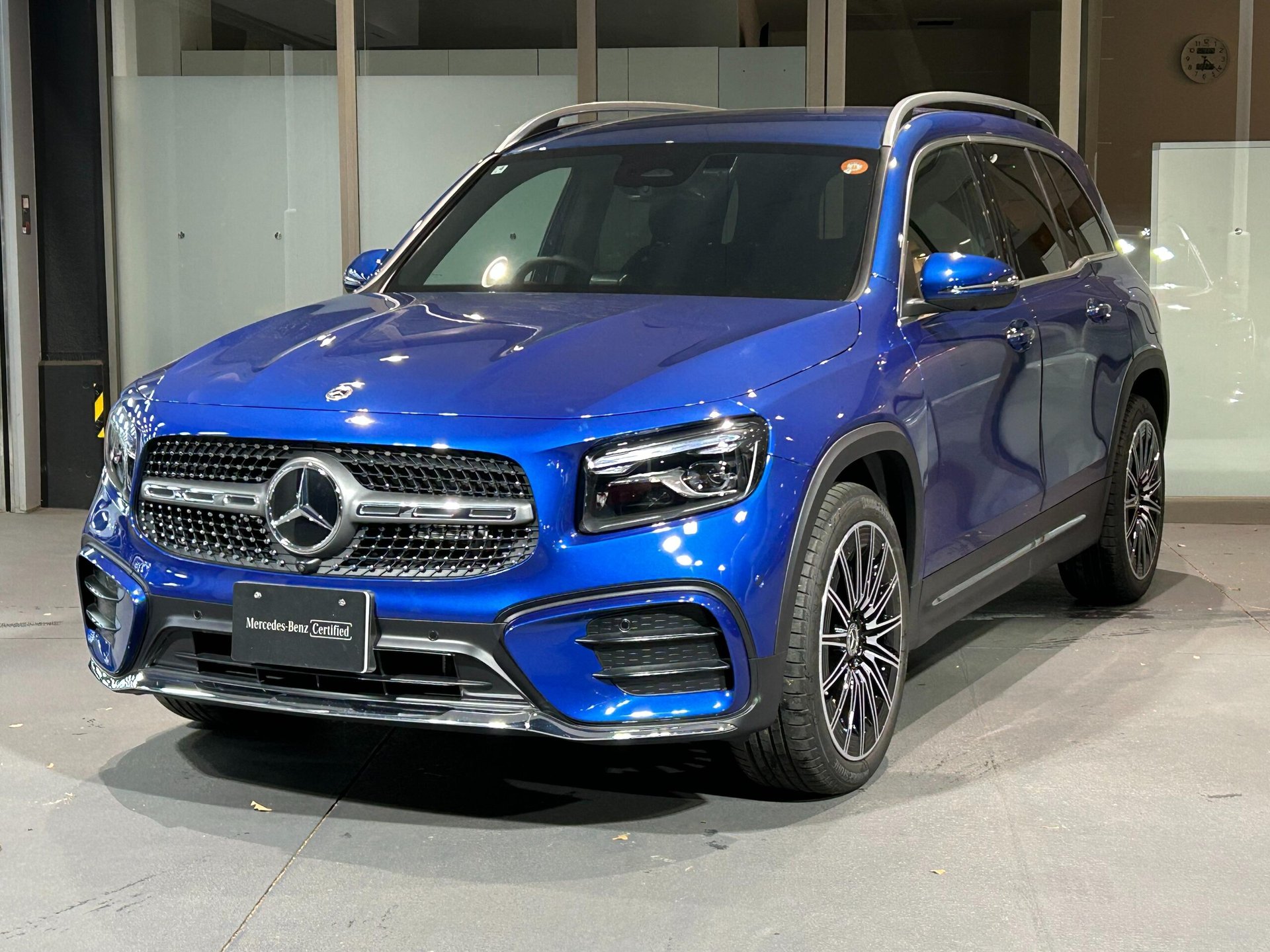 MERCEDES-BENZ GLB - View 1