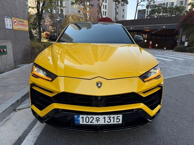 LAMBORGHINI URUS - 2