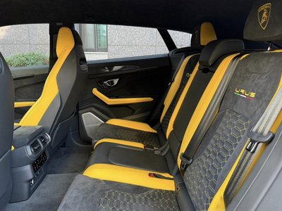 LAMBORGHINI URUS - 7