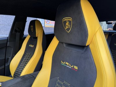 LAMBORGHINI URUS - 10