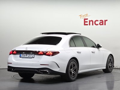 MERCEDES-BENZ E-CLASS - 4
