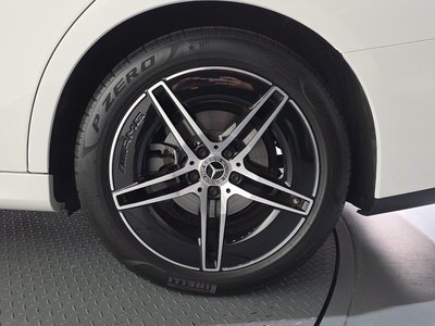 MERCEDES-BENZ E-CLASS - 8