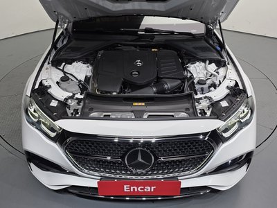 MERCEDES-BENZ E-CLASS - 7