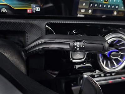 MERCEDES-BENZ CLA - 9