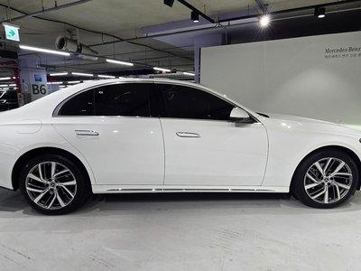 MERCEDES-BENZ E-CLASS - 9