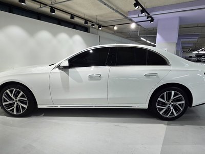 MERCEDES-BENZ E-CLASS - 8
