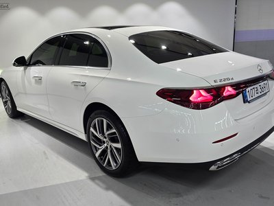 MERCEDES-BENZ E-CLASS - 2