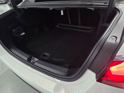 MERCEDES-BENZ E-CLASS - 10