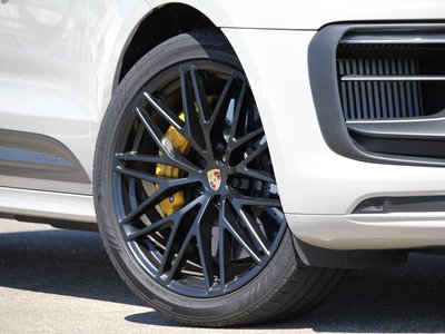 PORSCHE MACAN - 8