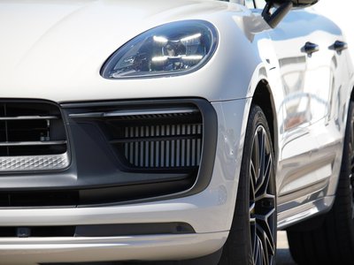 PORSCHE MACAN - 9
