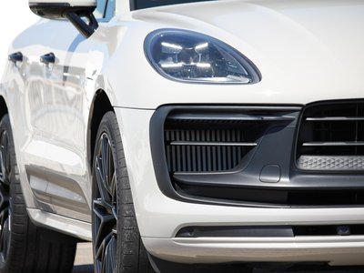 PORSCHE MACAN - 10