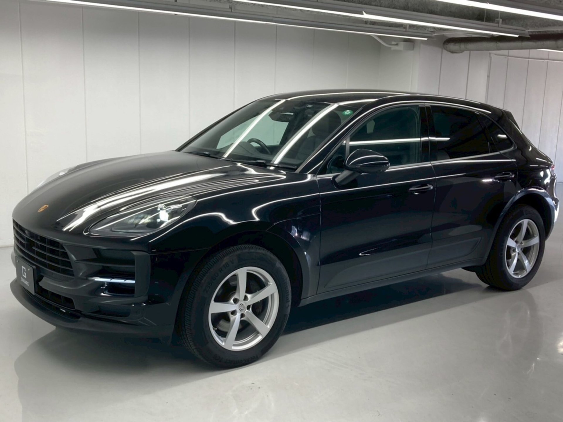 PORSCHE MACAN - View 1