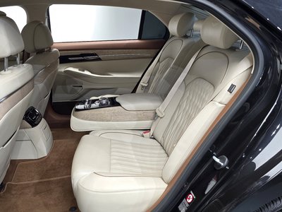 صورة مصغرة 17 لـ 2019 Genesis G90