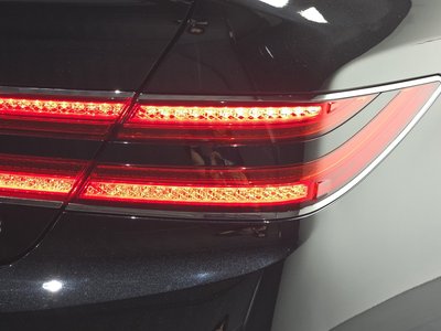 صورة 10 لـ 2019 Genesis G90