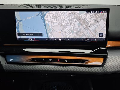 2025 BMW 5 SERIES — миниатюра 20