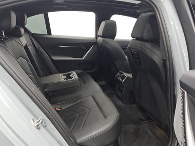 2025 BMW 5 SERIES — миниатюра 16