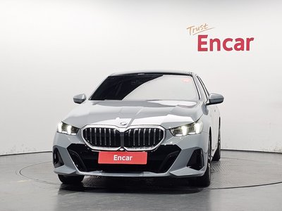 2025 BMW 5 SERIES photo 2