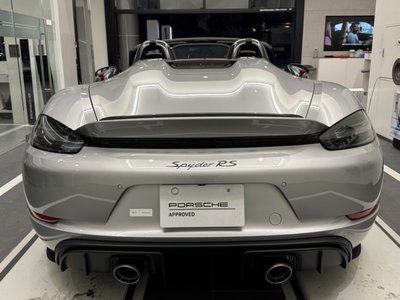 PORSCHE 718 SPYDER - 6