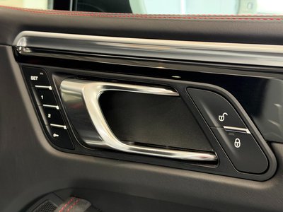 2016 Porsche MACAN 缩略图 19