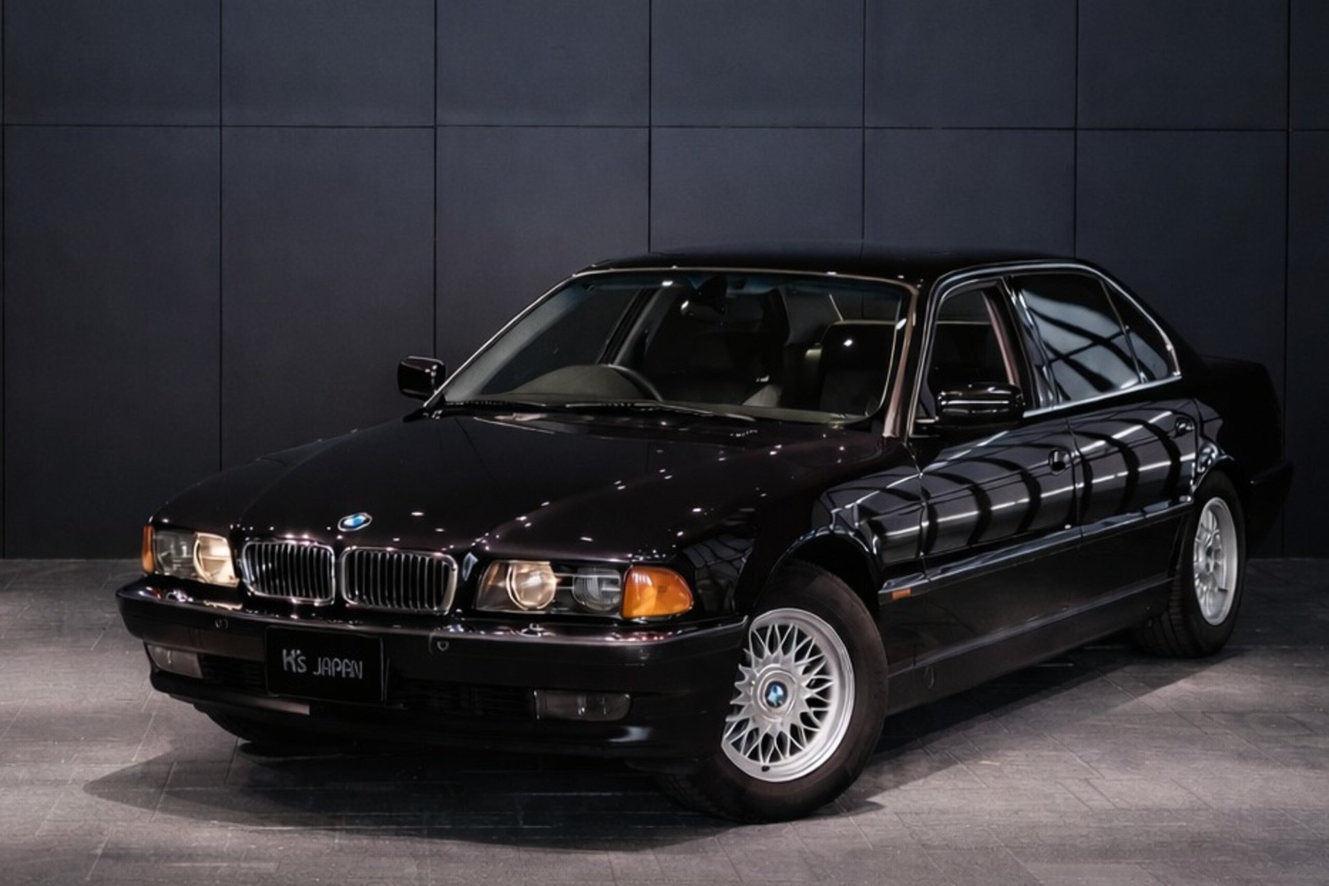 BMW 7 SERIES - View 1