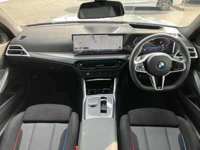 صورة 9 لـ 2025 BMW 3 SERIES TOURING