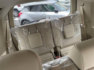 صورة 8 لـ 2023 Toyota LAND CRUISER 300