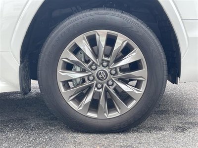 2023 Toyota LAND CRUISER 300 — миниатюра 17