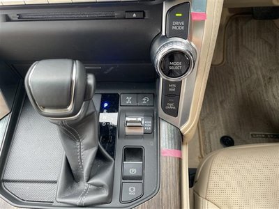 2023 Toyota LAND CRUISER 300 — миниатюра 19