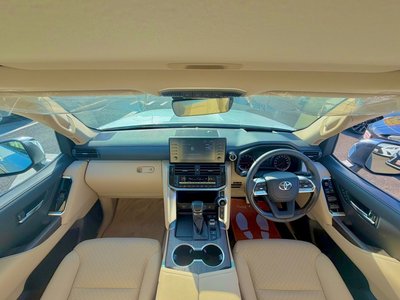 TOYOTA LAND CRUISER 300 - 3