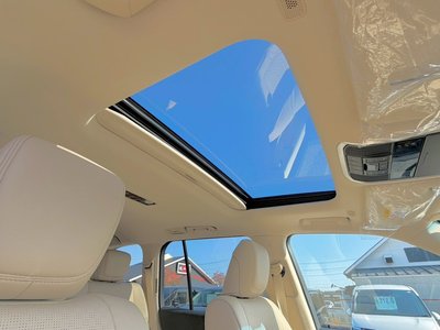 TOYOTA LAND CRUISER 300 - 9