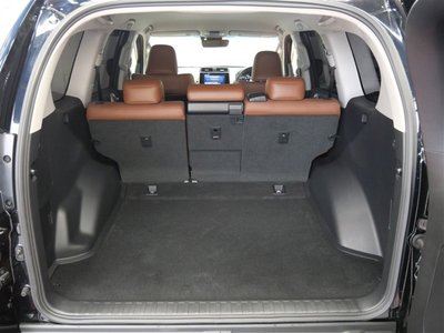 TOYOTA LAND CRUISER PRADO - 10