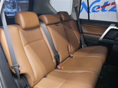 TOYOTA LAND CRUISER PRADO - 8