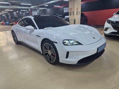2025 Porsche TAYCAN 照片 4