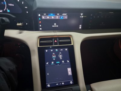 2025 Porsche TAYCAN 照片 9