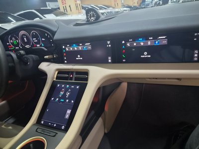 2025 Porsche TAYCAN — миниатюра 14