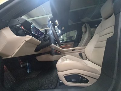2025 Porsche TAYCAN 照片 10