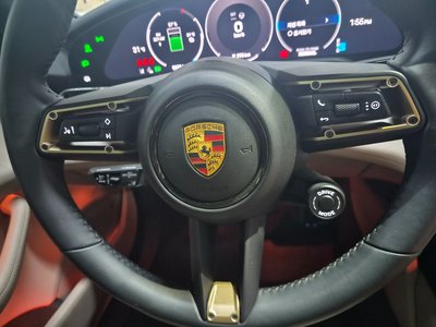 2025 Porsche TAYCAN — миниатюра 15