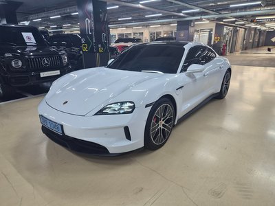 2025 Porsche TAYCAN 照片 1