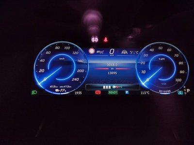 MERCEDES-BENZ EQS - 8