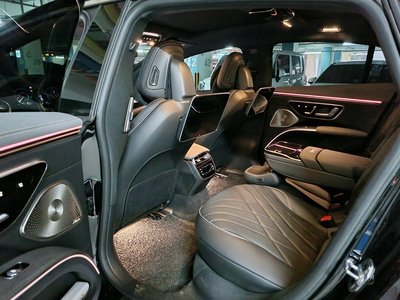 MERCEDES-BENZ EQS - 10