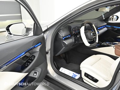 2025 BMW 5 SERIES 缩略图 11