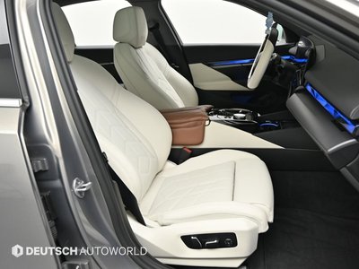 2025 BMW 5 SERIES 照片 10
