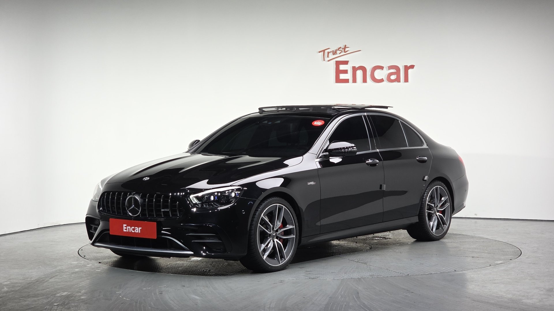 MERCEDES-BENZ E-CLASS - View 1