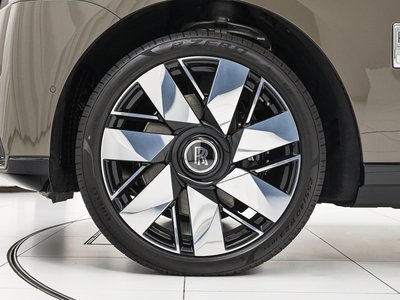 ROLLS-ROYCE CULLINAN - 8