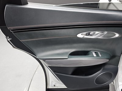 2021 Genesis GV70 — миниатюра 15