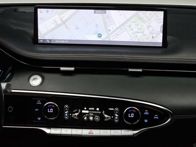 2021 Genesis GV70 — миниатюра 19
