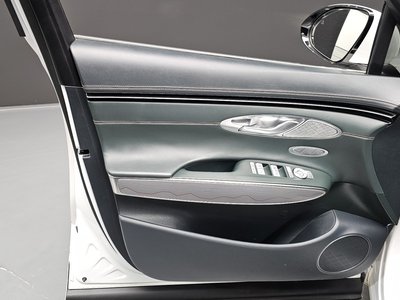 2021 Genesis GV70 — миниатюра 14