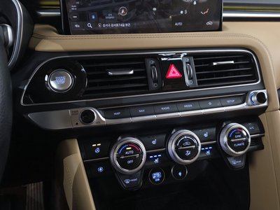 2021 Genesis THE NEW G70 — миниатюра 17