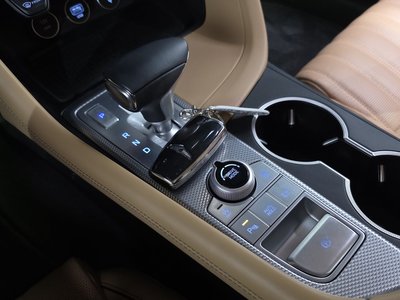 صورة 9 لـ 2021 Genesis THE NEW G70