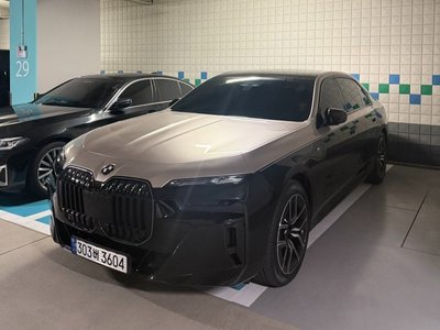 BMW 7 SERIES - 1